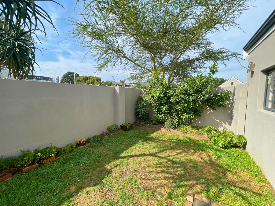 To Let 2 Bedroom Property for Rent in Kenridge Western Cape